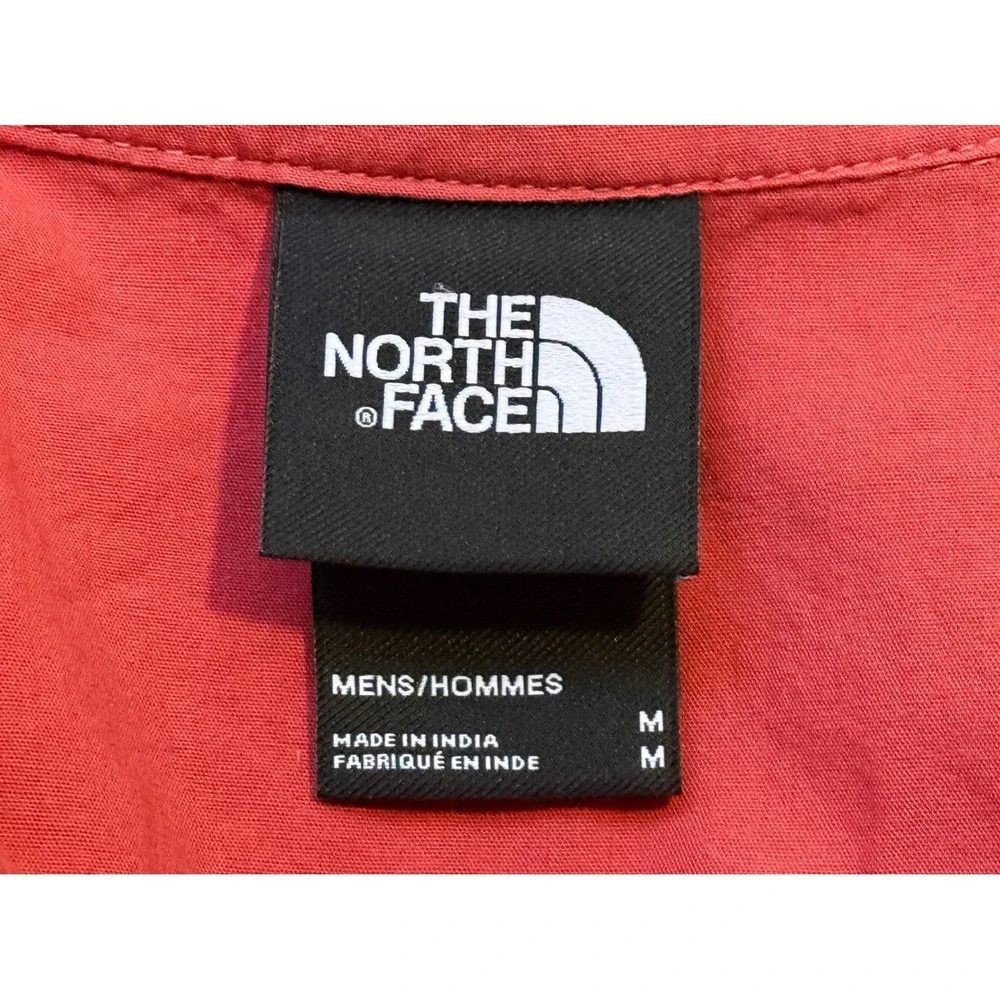 The North Face Button Down Shirt‎ Mens Medium Red Short Sleeve Print